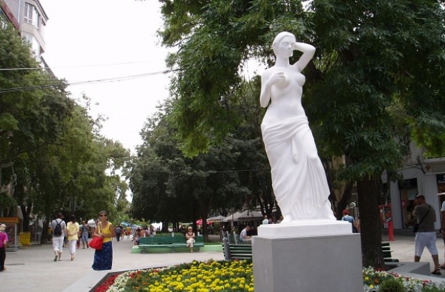 Планекс обжалва кметската заповед за премахването на Венера