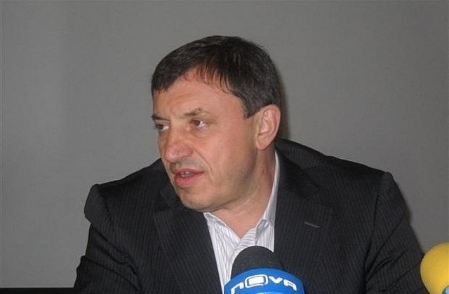 Алексей Петров показа вратата на варненска журналистка