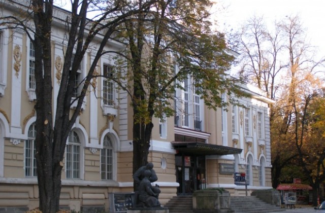 Спектакълът „Уравнение“ на габровска сцена