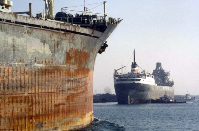 Риболовен кораб отива за скрап