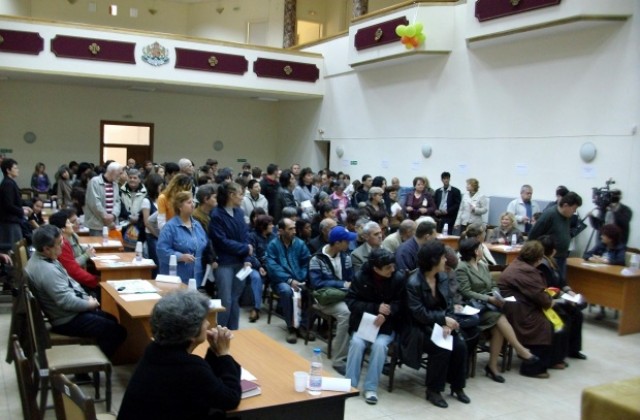 240 русенци потърсиха работа на трудова борса