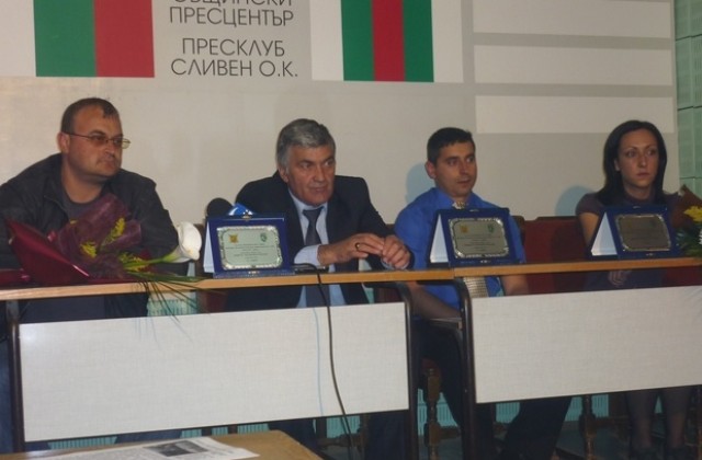 Връчиха приза „Полицай на месеца за януари, февруари и март