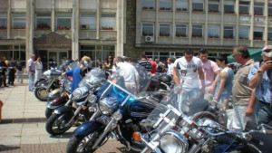 Отново чопъри на площада в Габрово