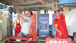 Йордан Николов от София първи в състезанието Механик на годината