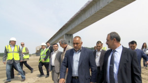 Премиерът и екип от министри направиха оглед на Дунав мост