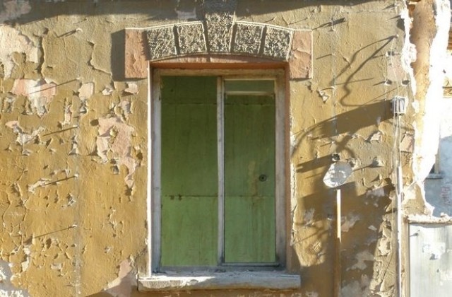 Над 100 са опасните сгради във Варна