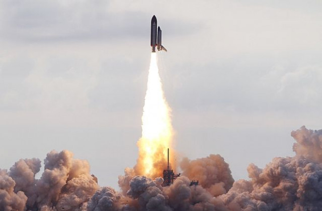 Совалката Индевър се отправи за последен път в космоса