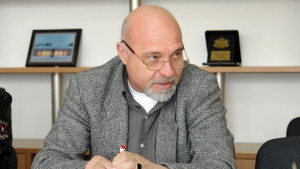 Клоуни и скечове тази нощ в димитровградската библиотека