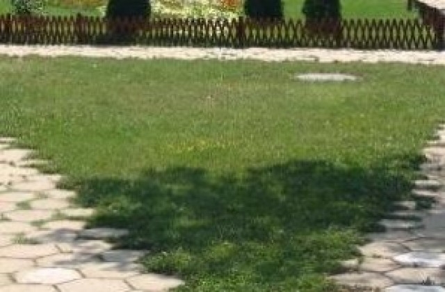 Пръскат срещу комари и кърлежи в Ямбол