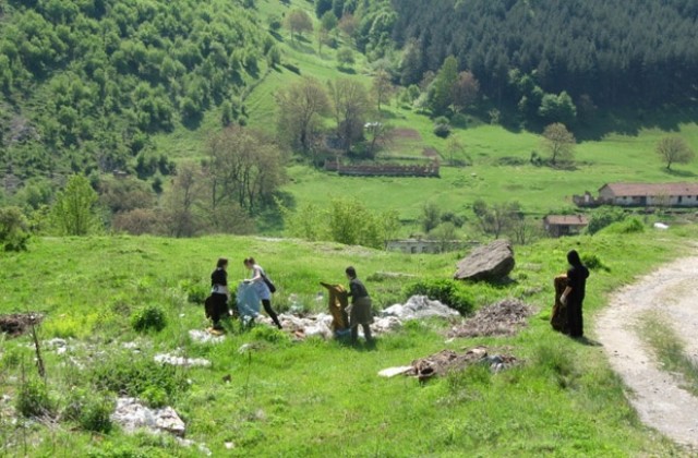 1,5 тона отпадъци събраха във Врачански Балкан