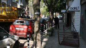 Оперират една от пострадалите при срутването на парапет в столицата