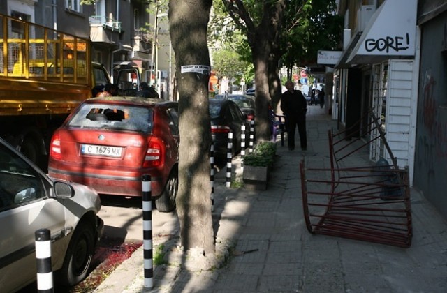 Оперират една от пострадалите при срутването на парапет в столицата