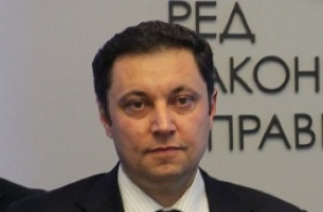 Яне Янев очаква още оставки в изпълнителната власт