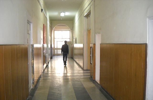 Повече зрелостници се явяват на втората матура
