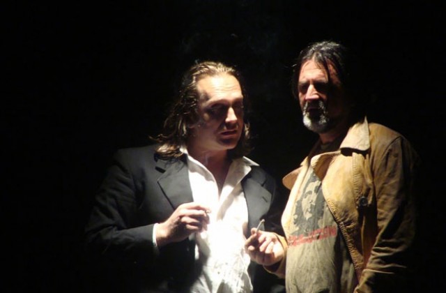 Посланик на Косово на театър във Враца