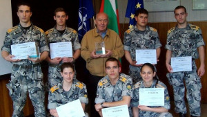 Второ място от олимпиада за физиците във Военния университет