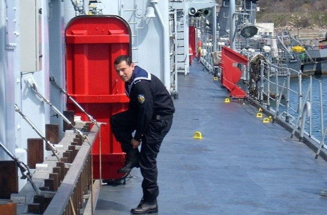 „Дръзки” си тръгва от Либия на 31 май