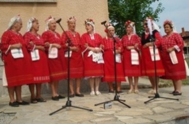 Канят русенци на надпяване