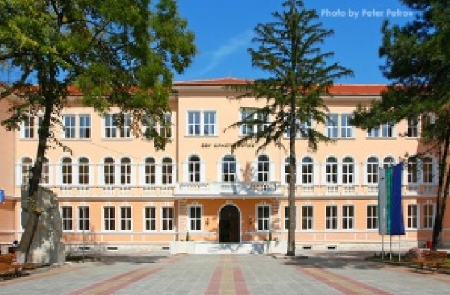 Кабинет по география и геология отвори врати в СОУ Христо Ботев