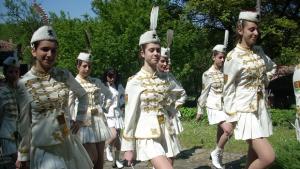 Г Пирински Историята на Елена не само впечатлява но и