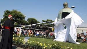 Статуята на папа Йоан Павел Втори в Рим породи полемика