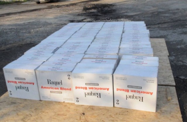 Задържаха шофьора на буса, превозващ цигари без бандерол