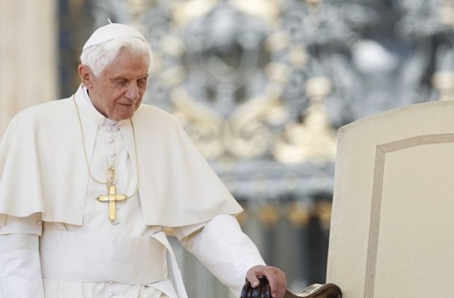 Подаряваме пластика на Йоан Кръстител на папата