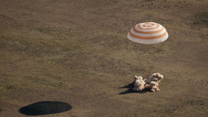 Союз благополучно се приземи в Казахстан