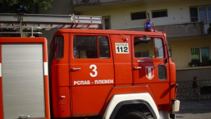 Три пожара са гасени през почивните дни