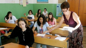 Над 3000 седмокласници се явяват на външно оценяване