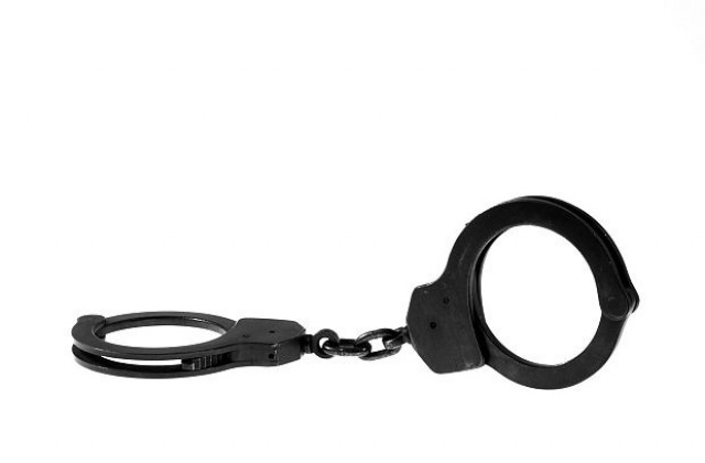 Задържаха двама за изнудване по повод случая с обраните абитуриенти