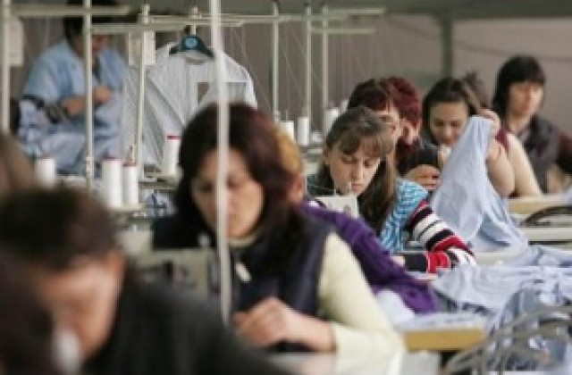 Търсят се шлосери, фрезисти и шивачки