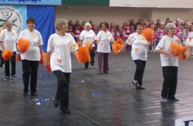 Бабите-мажоретки пак ще дефилират