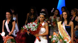 Симона Петкова стана Царица Роза 2011