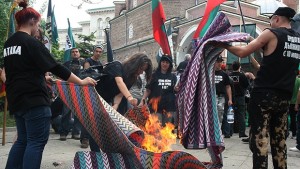 Цената на националистическите пакости