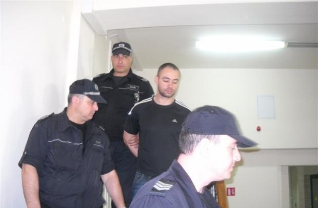 Тримата обрали  казино в Шумен остават в ареста