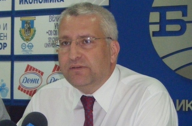 Недалновидно е сега да се започва проектът Белене, смята Светослав Малинов