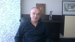 Несрин Узун Заблуден човек се опитва да разцепи ДПС