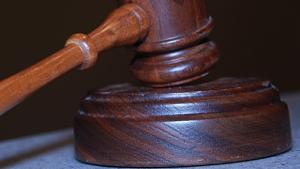 Оставиха в ареста обвинени за убийството на 19годишна в Люлин