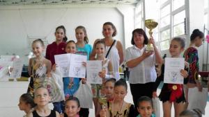 Грациите от Мездра с купа Плевен