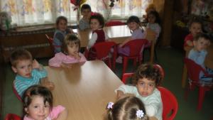 Първоюнска мозайка за децата на Габрово