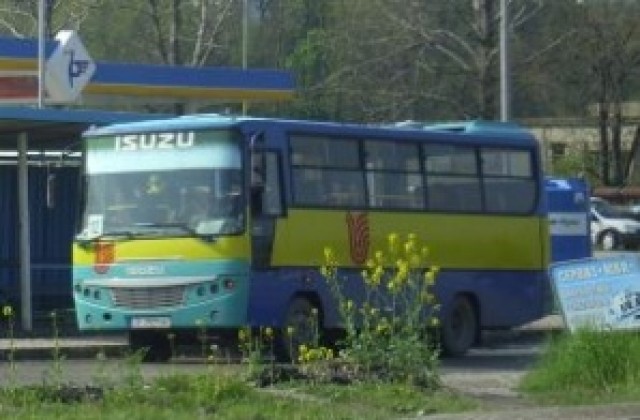 Ученици и пенсионери с по-евтини карти в градския транспорт