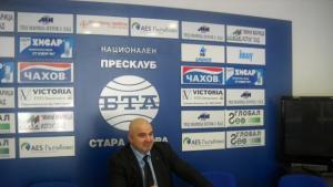 Кръгла маса за проблемите на спорта иска Маноил Манев