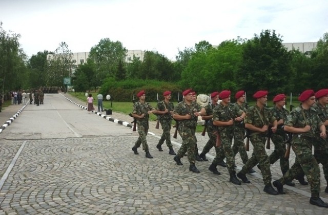 Военни честват 50 години ШЗО
