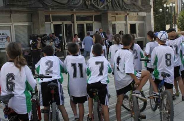 Деца мериха сили във Видин