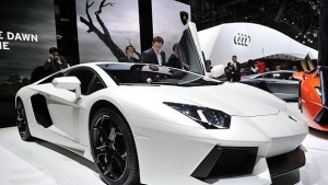 Задава се Aventador Roadster