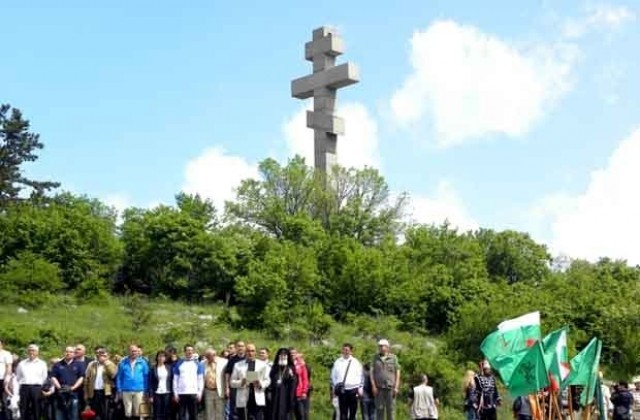 Всенародно поклонение на връх Околчица