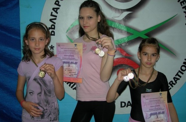 Успех за състезателите на V-DANCE