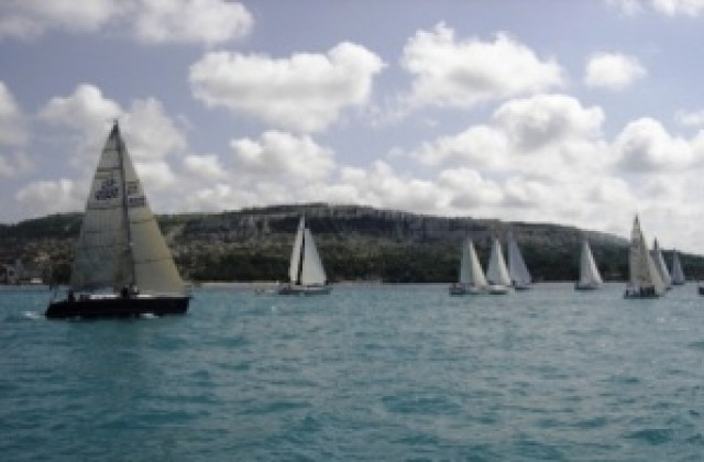 30 лодки и изцяло дамски екипаж на Kaliakria Cup 2011