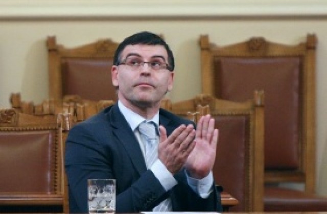Дянков: Няма да се вдигнат всички пенсии, само най-ниските